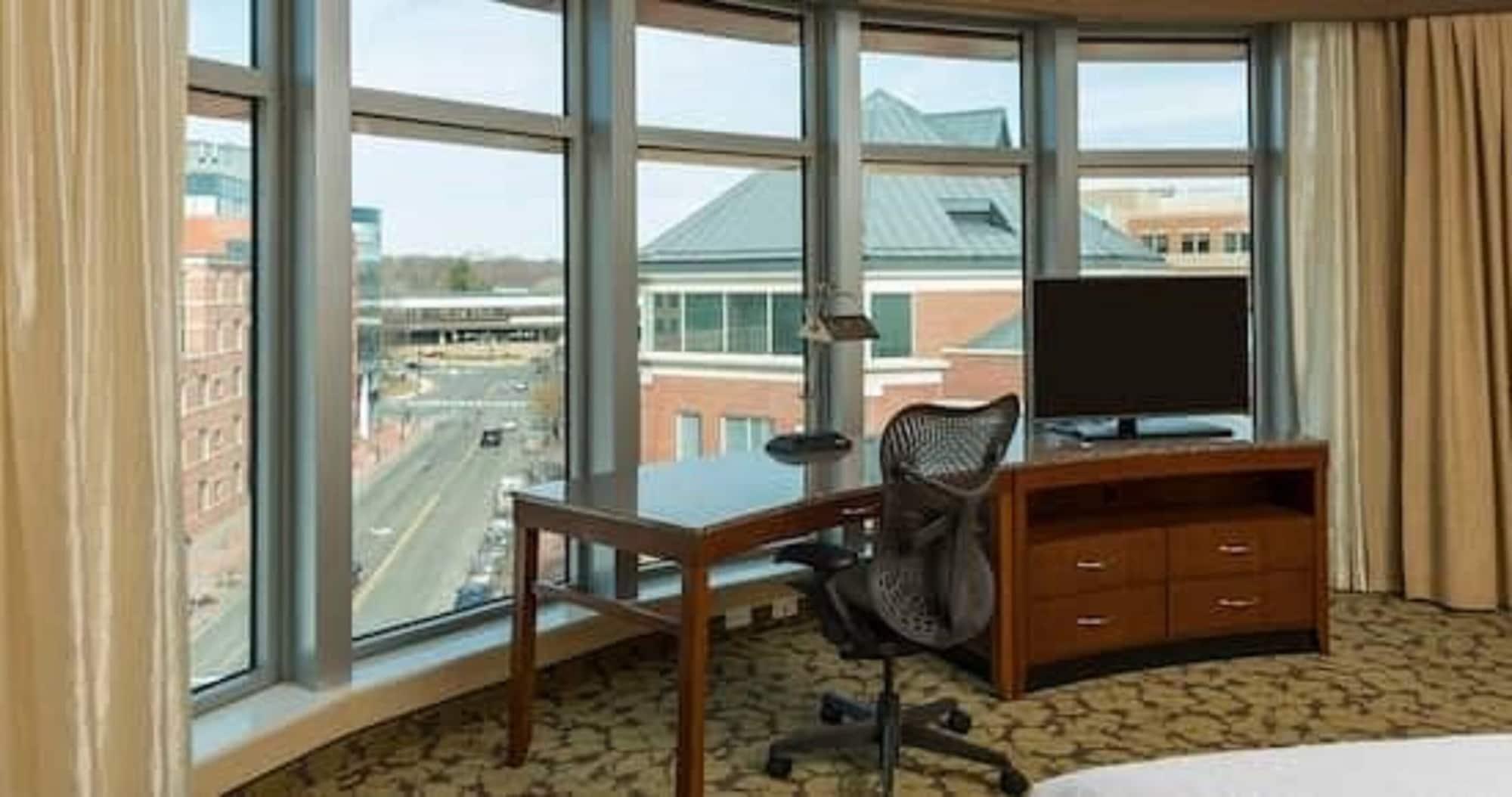 Hilton Garden Inn Alexandria Old Town National Harbor Exteriör bild