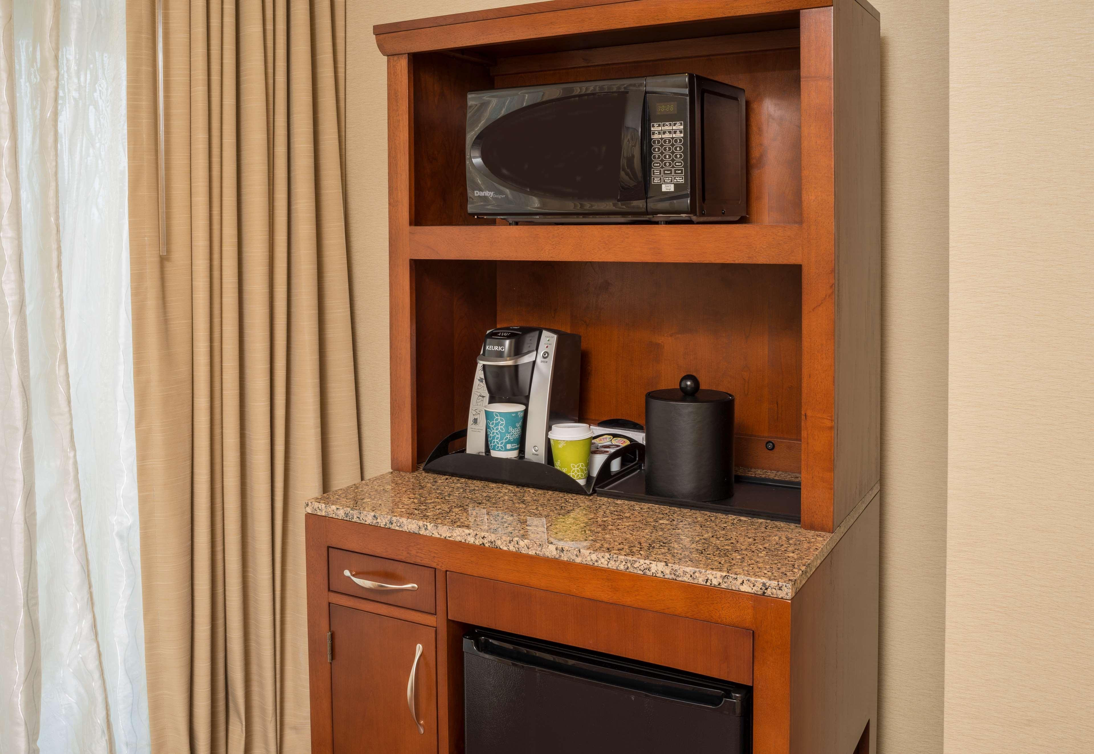 Hilton Garden Inn Alexandria Old Town National Harbor Exteriör bild