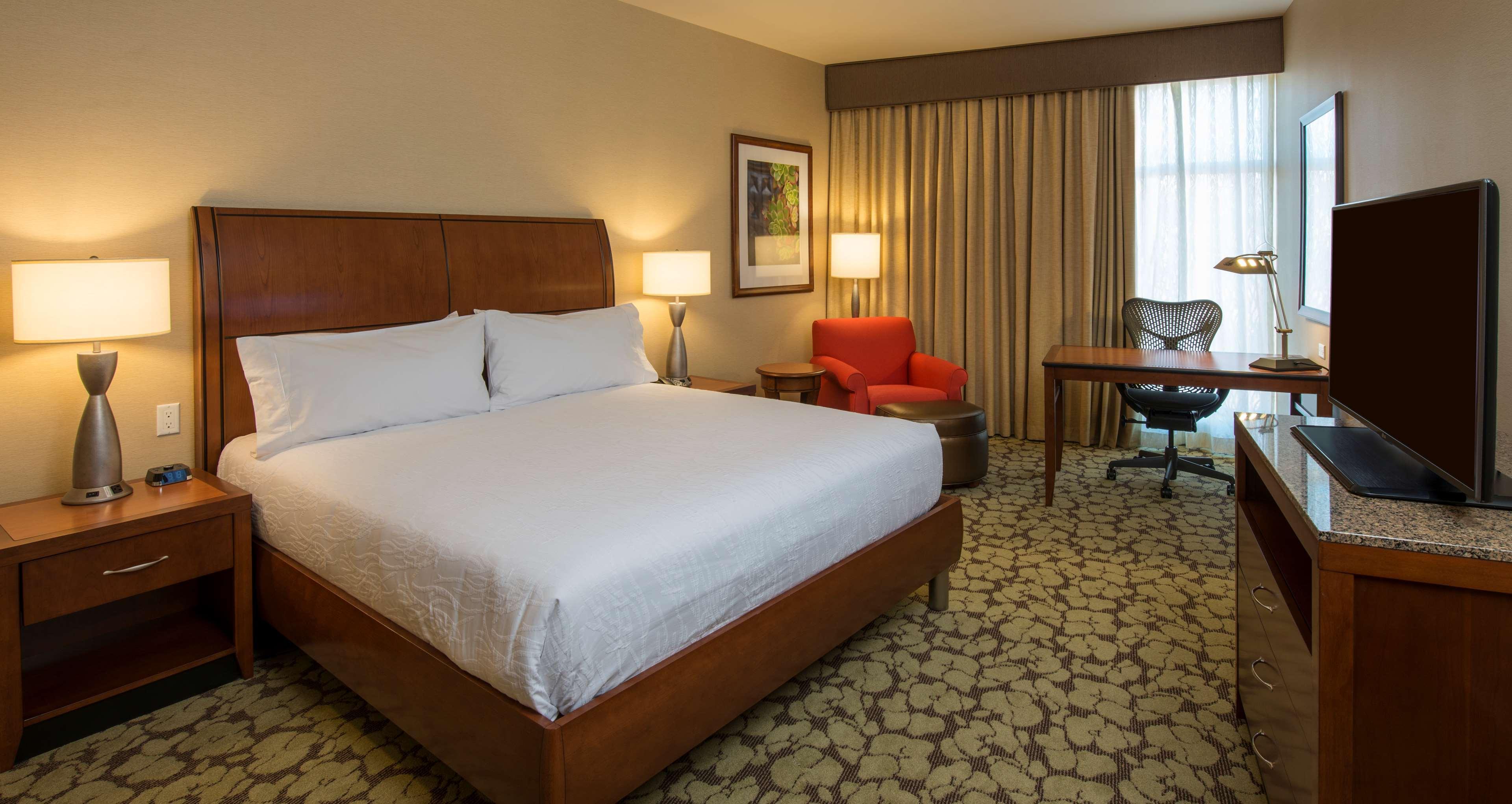 Hilton Garden Inn Alexandria Old Town National Harbor Exteriör bild