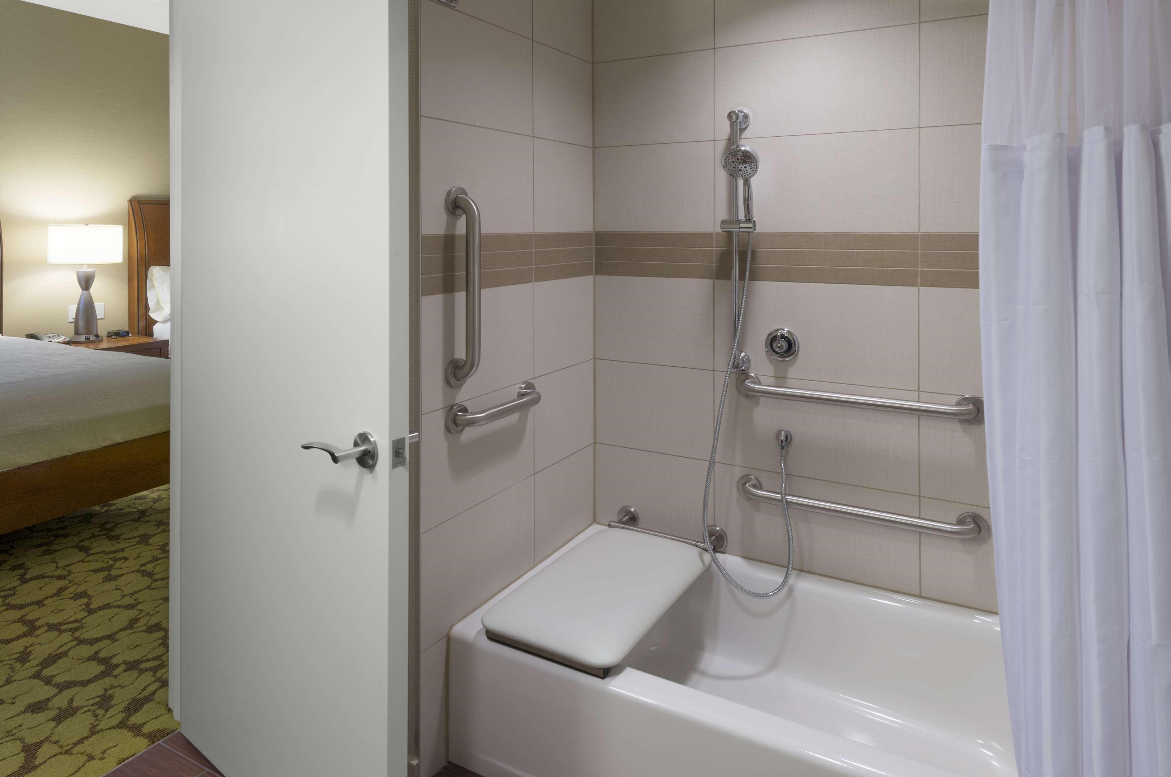 Hilton Garden Inn Alexandria Old Town National Harbor Exteriör bild