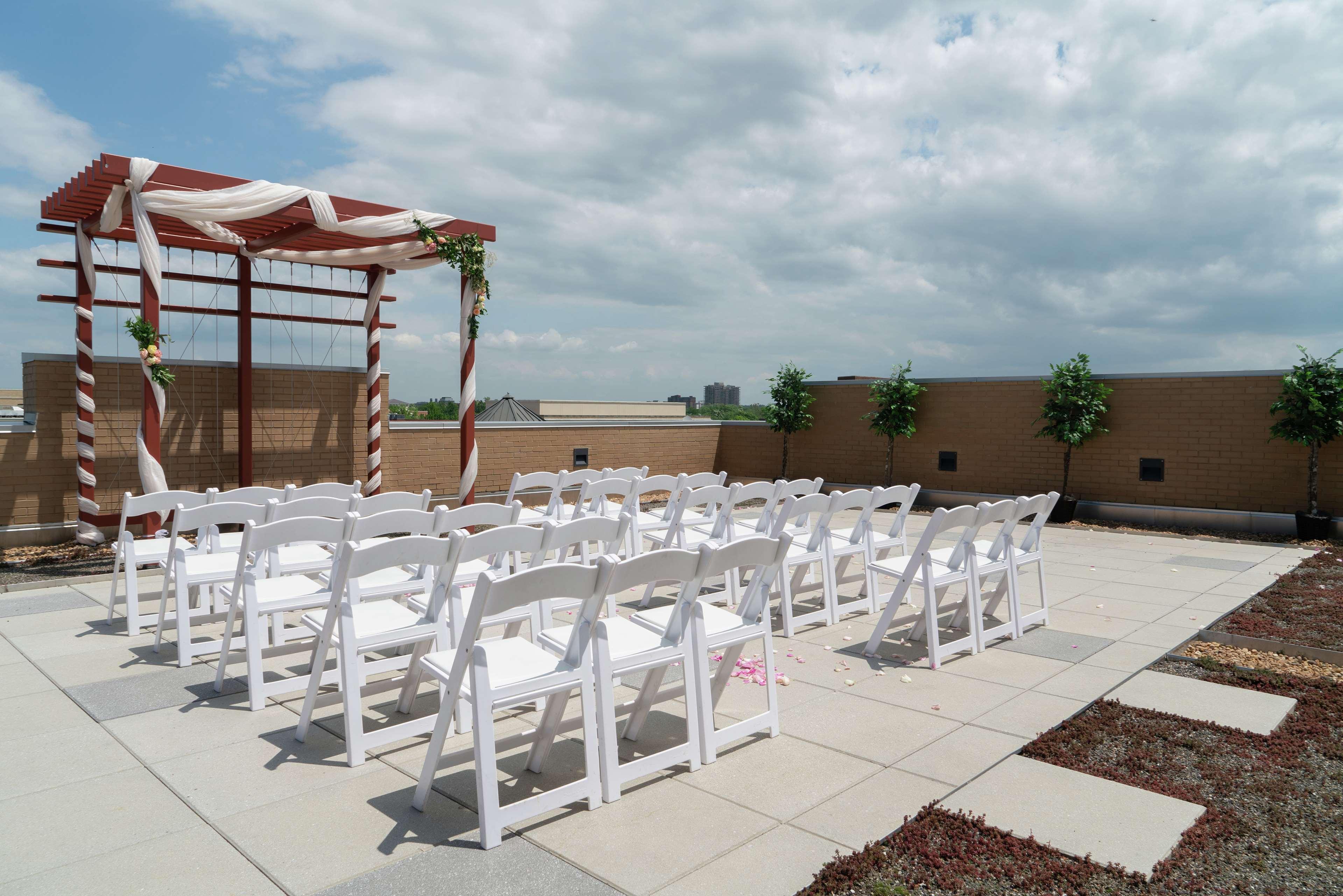 Hilton Garden Inn Alexandria Old Town National Harbor Exteriör bild
