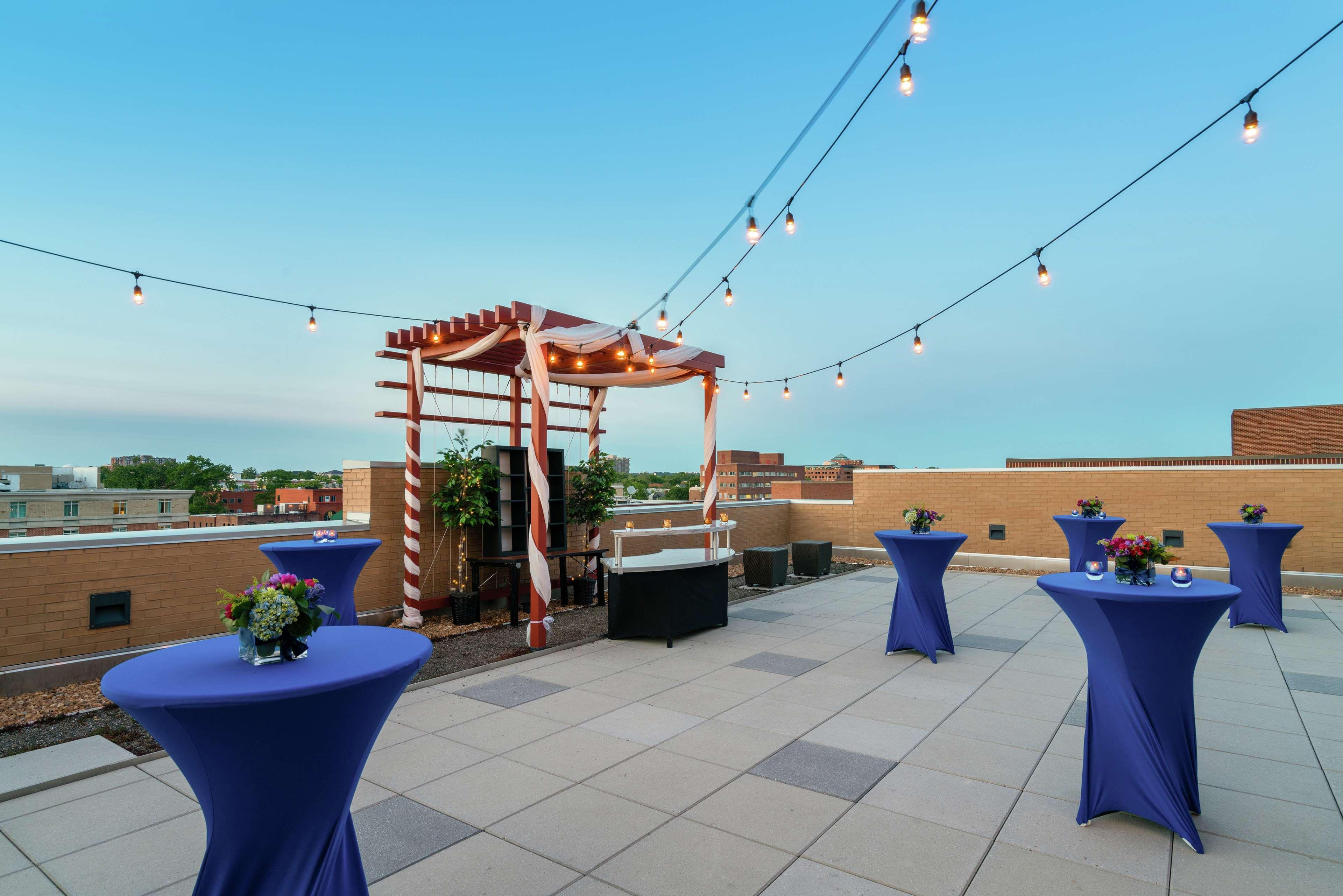 Hilton Garden Inn Alexandria Old Town National Harbor Exteriör bild