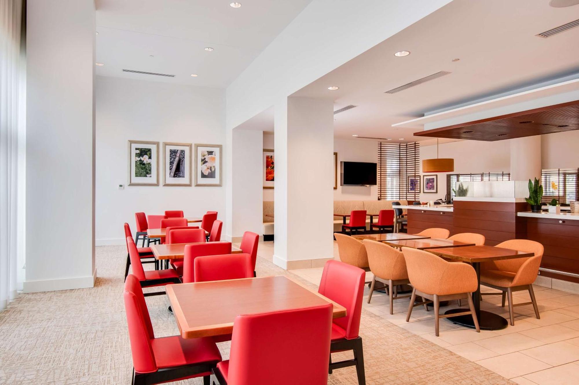 Hilton Garden Inn Alexandria Old Town National Harbor Exteriör bild