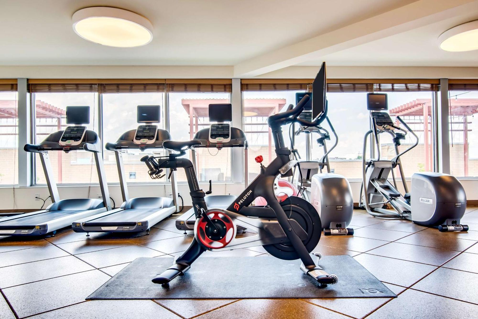 Hilton Garden Inn Alexandria Old Town National Harbor Exteriör bild