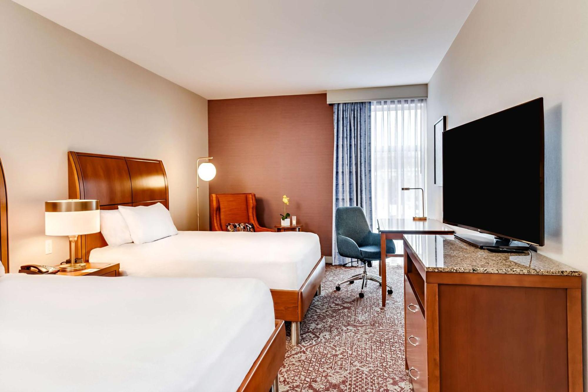 Hilton Garden Inn Alexandria Old Town National Harbor Exteriör bild