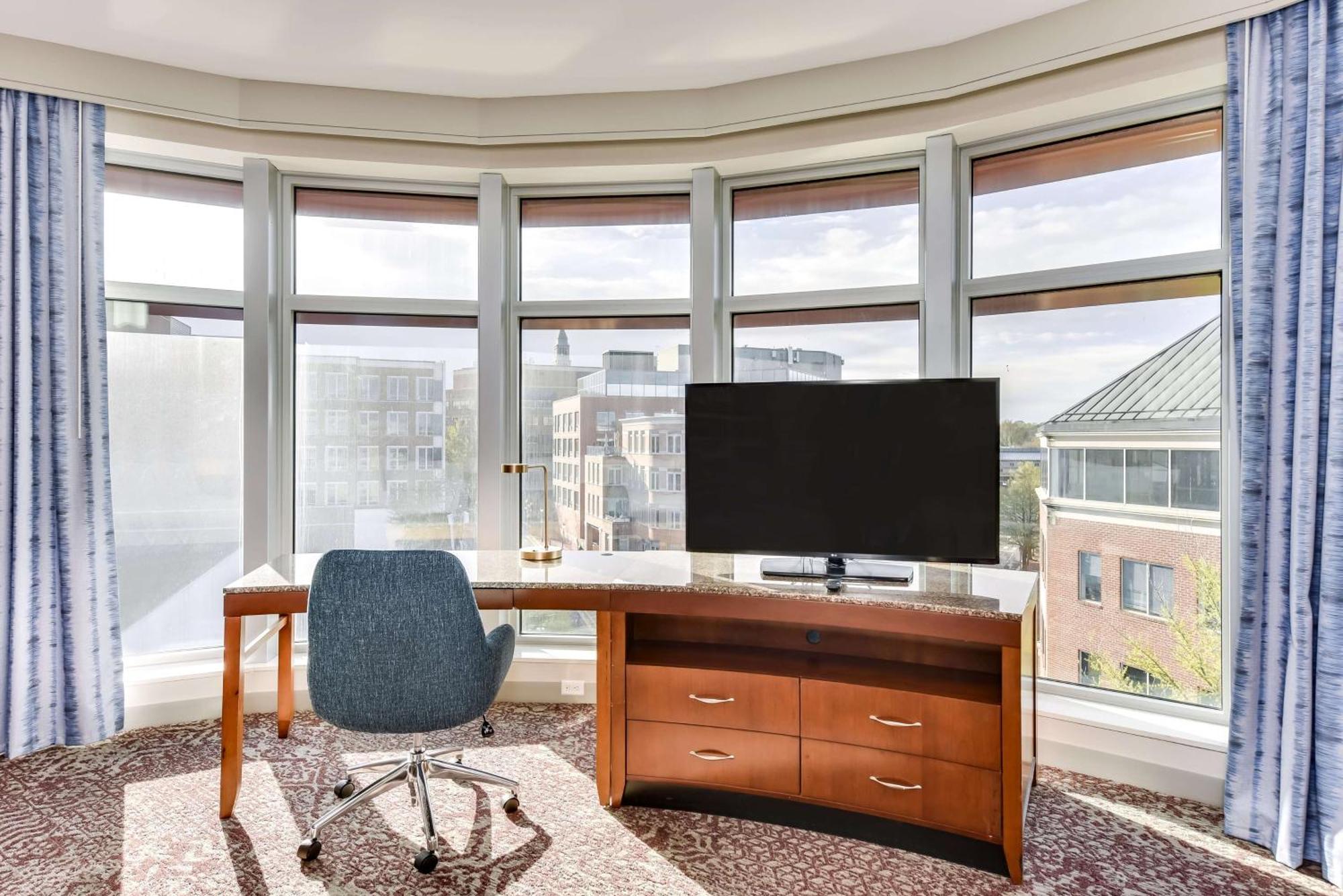 Hilton Garden Inn Alexandria Old Town National Harbor Exteriör bild